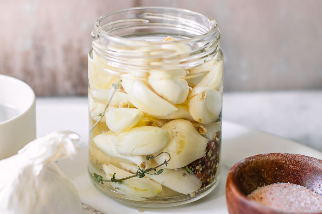 Amazing Garlic Pickle Health Benefits that You Should Know